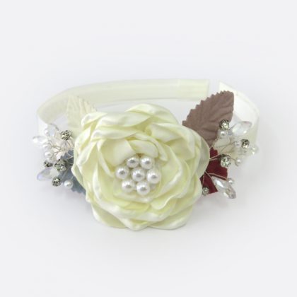 Cerchietto con fiore di raso fatto a mano