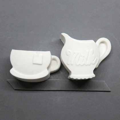 Gessetti decorativi a forma di tazza e caraffa, adatti per creazioni homemade come segnaposto, bomboniere, chiudi pacco, magneti e altro